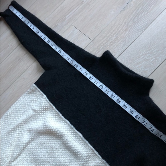Escada Sport Wool Blend Mock Neck Colorblock Sweater in Black & White Size L - Picture 5 of 13